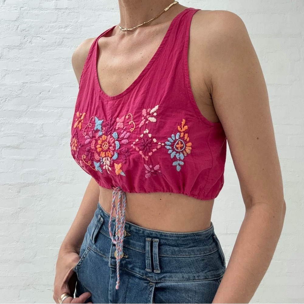 Vintage embroidered crop-top